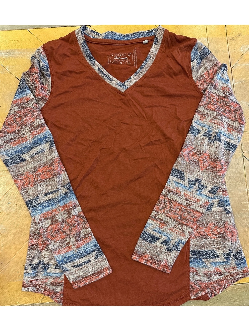 Panhandle Womens Small Southwestern Aztec Long Sleeve V Neck Top Rust